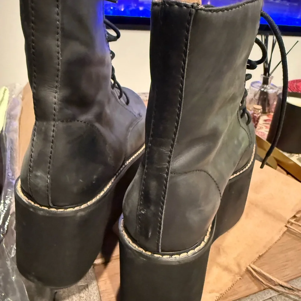 Chic Black Lace-Up Platform Boots - Picture 4 of 11